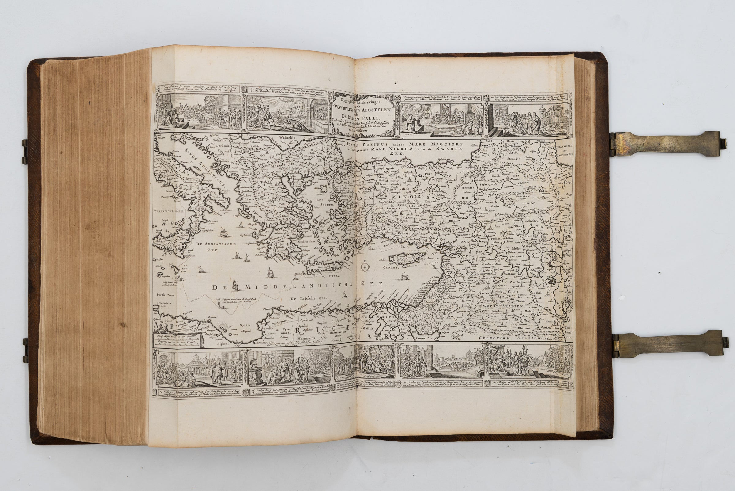 Biblia, Dat is, Die Gantsche Heylige Schrifture, Vervattende Alle de Canonijcke Boecken des Ouden en des Nieuwen Testaments., Daniel Elzevier, Johan Elzevier, Amsterdam, Abraham van der Burgh. Dutch Bible with Nicolaes Visscher World Map-1