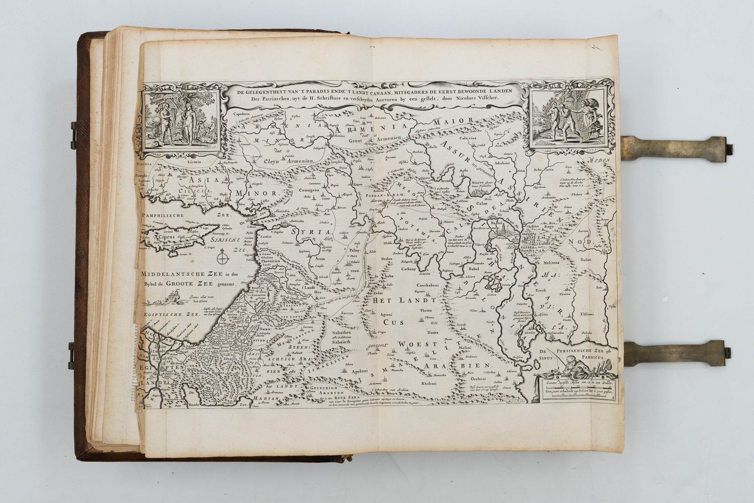 Biblia, Dat is, Die Gantsche Heylige Schrifture, Vervattende Alle de Canonijcke Boecken des Ouden en des Nieuwen Testaments., Daniel Elzevier, Johan Elzevier, Amsterdam, Abraham van der Burgh. Dutch Bible with Nicolaes Visscher World Map-4