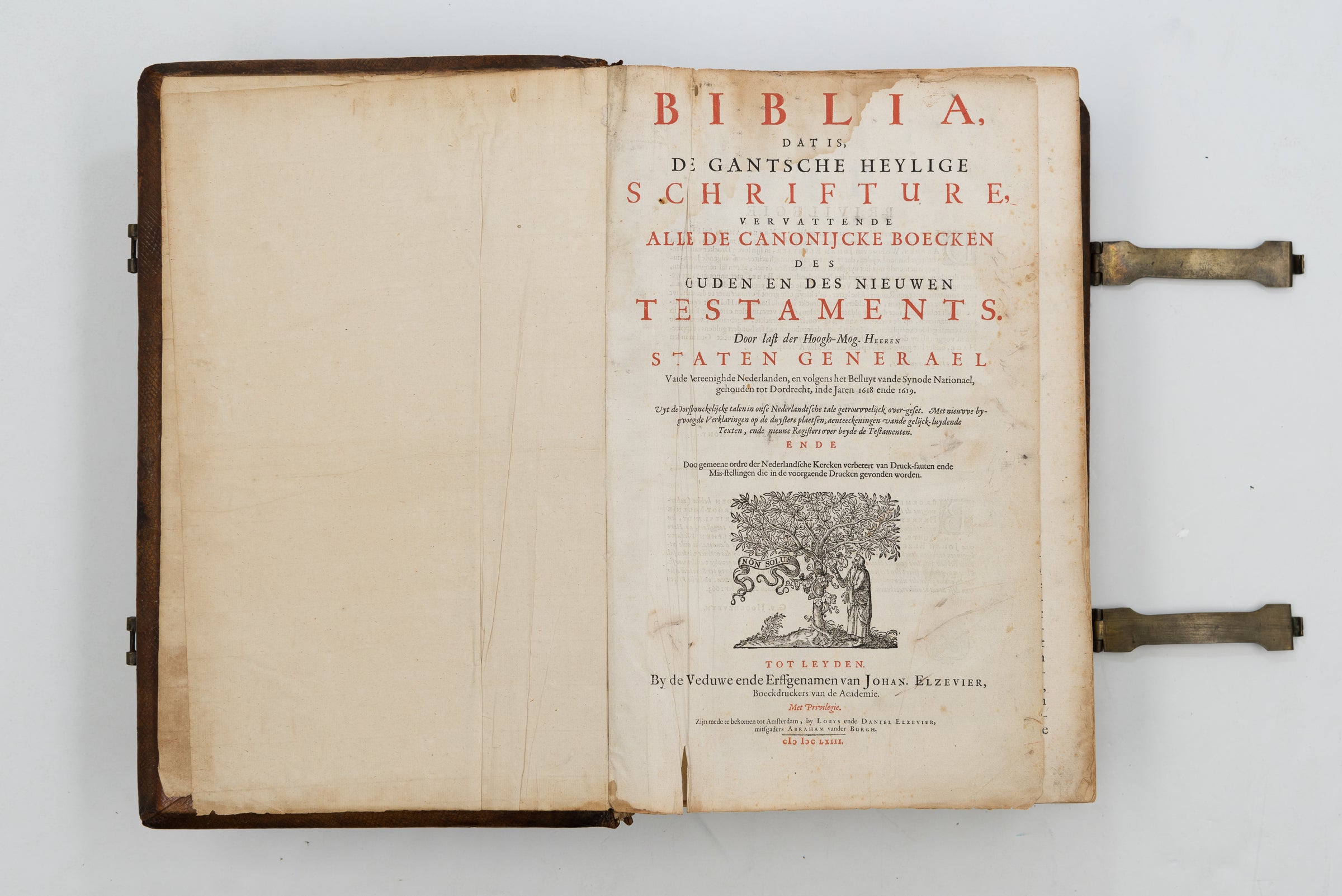 Biblia, Dat is, Die Gantsche Heylige Schrifture, Vervattende Alle de Canonijcke Boecken des Ouden en des Nieuwen Testaments., Daniel Elzevier, Johan Elzevier, Amsterdam, Abraham van der Burgh. Dutch Bible with Nicolaes Visscher World Map-8
