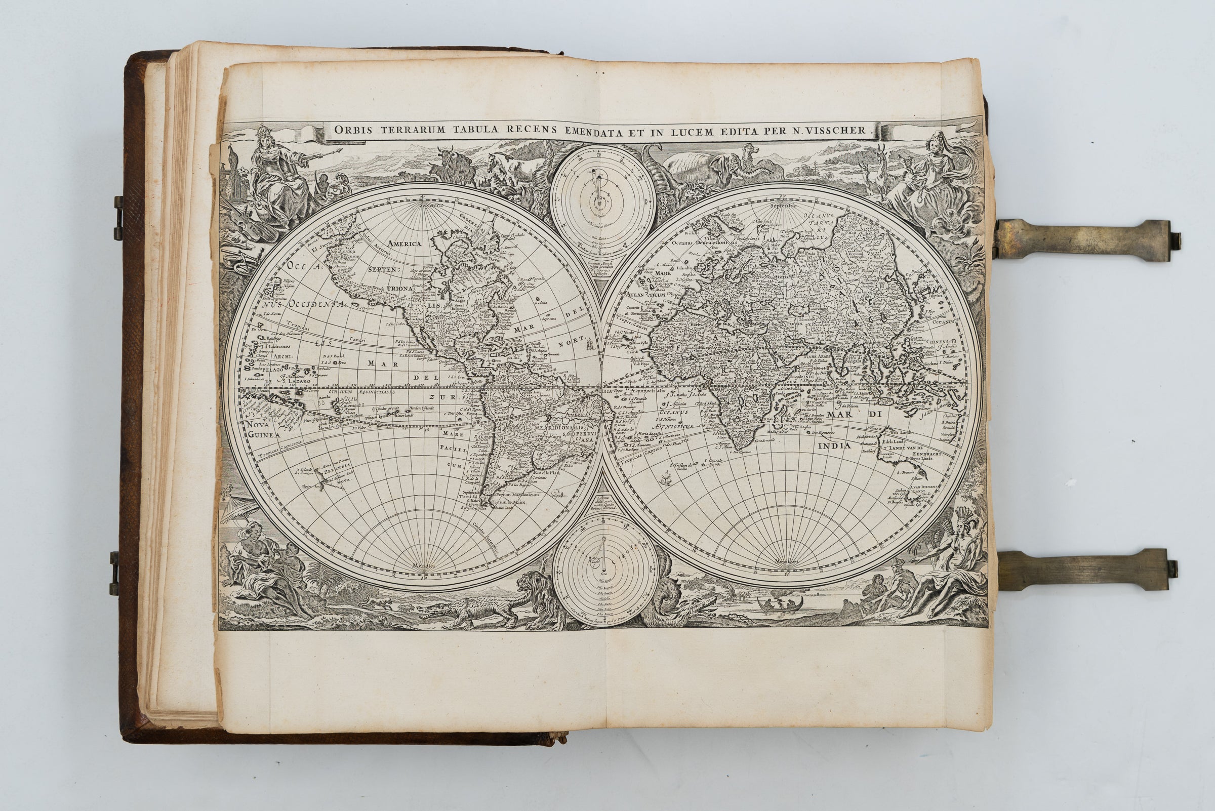Biblia, Dat is, Die Gantsche Heylige Schrifture, Vervattende Alle de Canonijcke Boecken des Ouden en des Nieuwen Testaments., Daniel Elzevier, Johan Elzevier, Amsterdam, Abraham van der Burgh. Dutch Bible with Nicolaes Visscher World Map